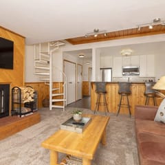 Cozy Slope-Side Stillwater 2 Bedroom #1025 Resort Base Area